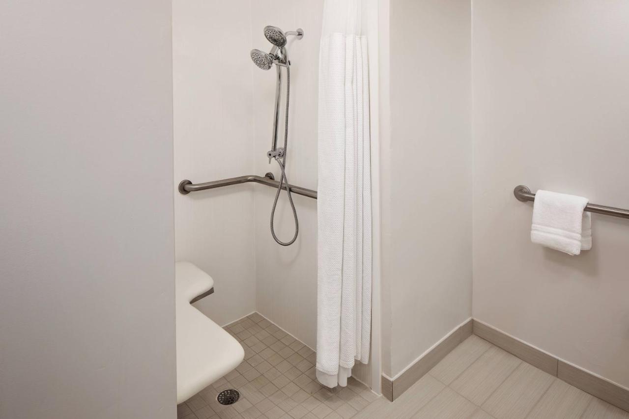 Courtyard By Marriott Fort Lauderdale North/Cypress Creek Ξενοδοχείο Εξωτερικό φωτογραφία