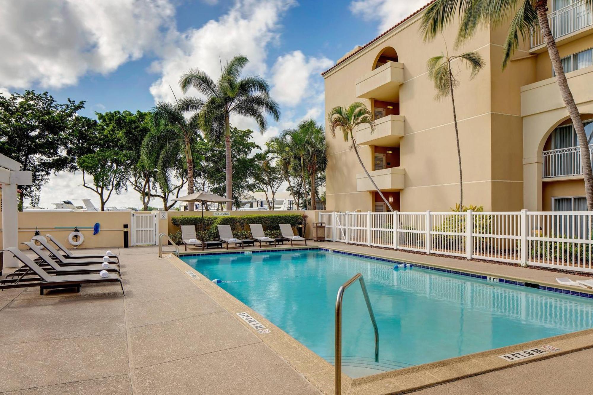 Courtyard By Marriott Fort Lauderdale North/Cypress Creek Ξενοδοχείο Εξωτερικό φωτογραφία