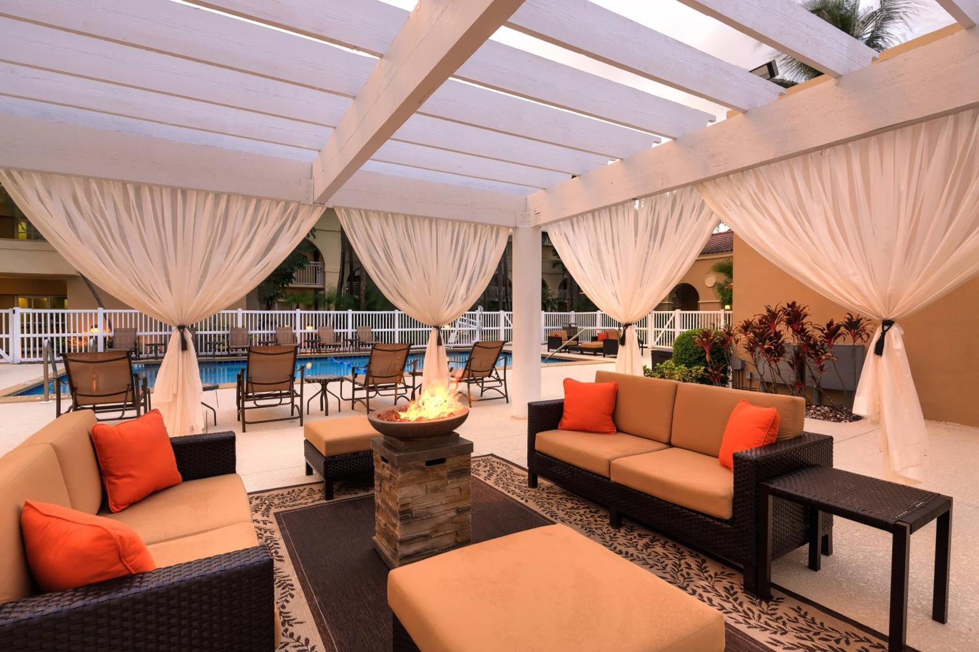 Courtyard By Marriott Fort Lauderdale North/Cypress Creek Εξωτερικό φωτογραφία